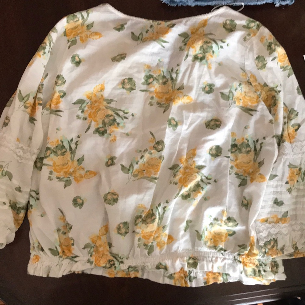 White and Yellow Blouse - Picture 8 of 8